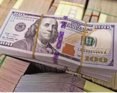 Tỷ giá tăng mạnh trở lại, USD chợ đen vượt 24.500 đồng
