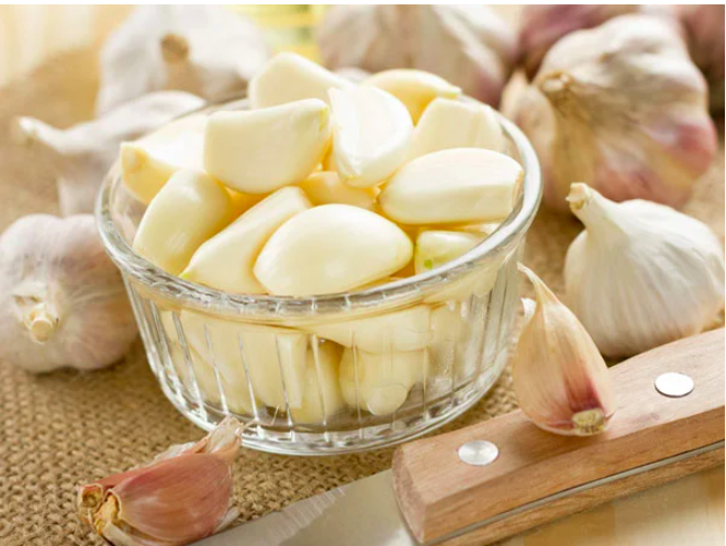 Mẹo chăm sóc sắc đẹp từ da đến tóc chỉ với vài nhánh tỏi mà chị em nên biết