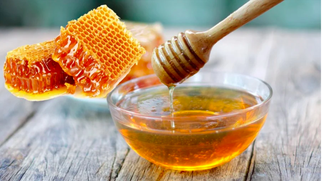 Uống nước mật ong buổi sáng thải độc: Nhưng uống 3 khung giờ này còn lợi gấp đôi