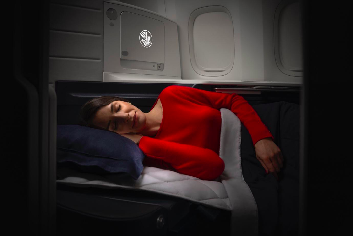 Air France mang trải nghiệm giường Sofitel MyBed lên chuyến bay Paris - TP.HCM